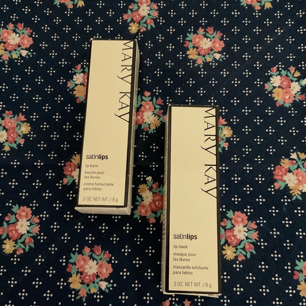 NWT Mary Kay Satin Lips 2 pc set